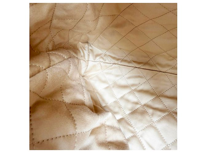 Timeless Chanel Quilted Small Chanel 22 in pelle di vitello lucida bianca Marrone Rosso - vista 19