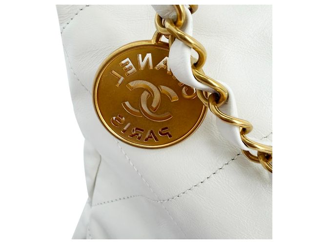 Timeless Chanel Quilted Small Chanel 22 in pelle di vitello lucida bianca Marrone Rosso - vista 3
