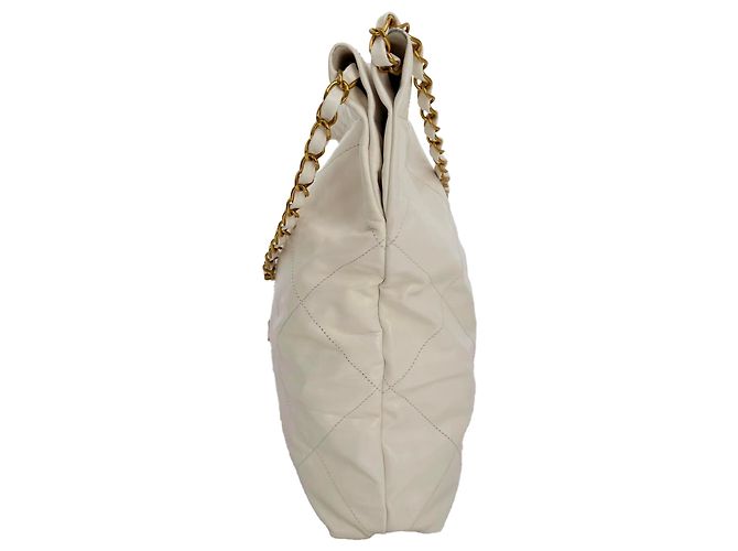 Timeless Chanel Quilted Small Chanel 22 in pelle di vitello lucida bianca Marrone Rosso - vista 6
