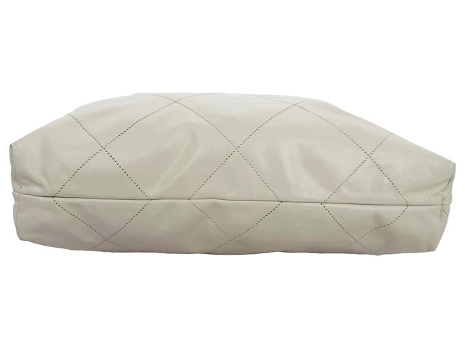 Timeless Chanel Quilted Small Chanel 22 in pelle di vitello lucida bianca Marrone Rosso - vista 9