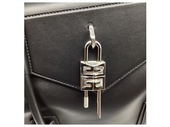 Borsa Tote Givenchy Antigona Lock Soft Medium in pelle nera Nero - vista 11