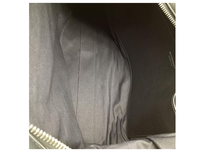 Borsa Tote Givenchy Antigona Lock Soft Medium in pelle nera Nero - vista 8