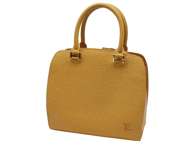Borsa Louis Vuitton Pont-Neuf PM in pelle Epi gialla Giallo - vista 2