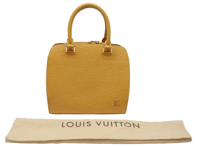 Borsa Louis Vuitton Pont-Neuf PM in pelle Epi gialla Giallo - vista 6