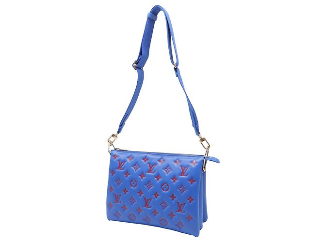 Borsa a tracolla Louis Vuitton Coussin in pelle blu - vista 2