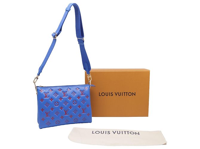 Borsa a tracolla Louis Vuitton Coussin in pelle blu - vista 5
