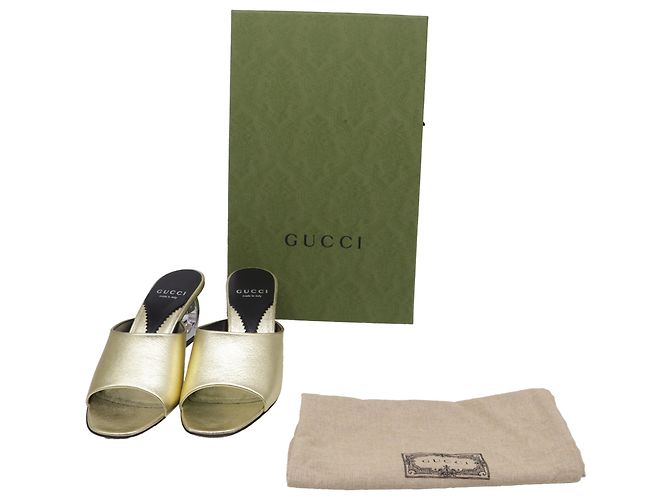 Gucci Bella Absatz-Mules aus metallischem Goldleder - Ansicht 6
