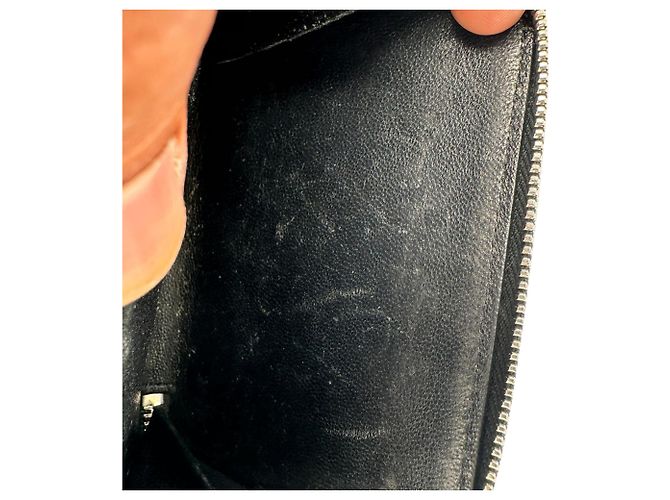 Saint Laurent Rive Gauche Zip Around Compact Wallet aus schwarzem Leder - Ansicht 14