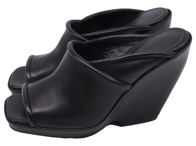 Khaite Stagg Keilabsatz-Sandalen aus schwarzem Lammleder - Ansicht 4