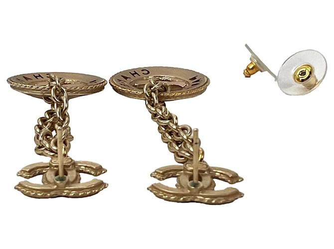 Orecchini Chanel Gold Chain Logo Dangle CC D'oro Metallico - vista 6