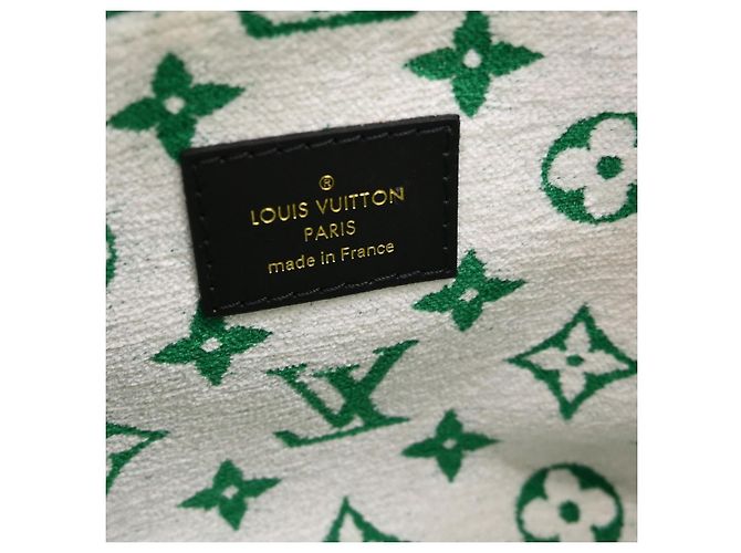 Tote Louis Vuitton OnTheGo LV Match Monogram Jacquard Velvet PM Verde - vista 4