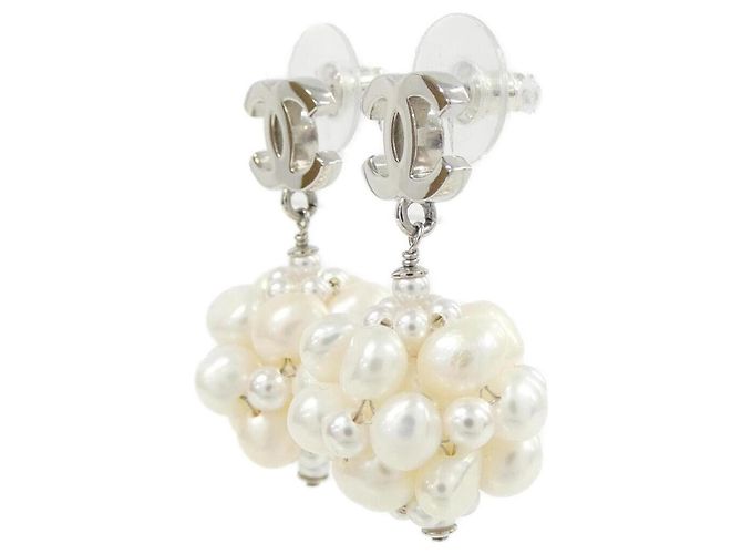 Boucles d'oreilles puces en perles Chanel AB H500 Argenté Blanc - vue 2