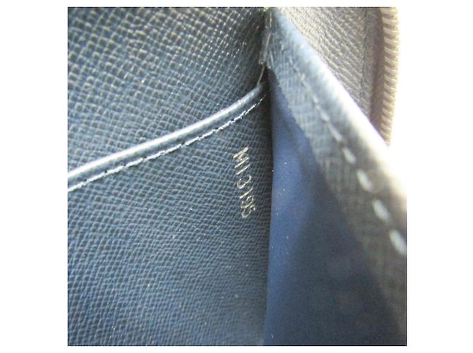 Louis Vuitton Atoll Organizer Taiga Leather Blue - view 7