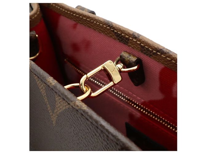 Borsa Louis Vuitton Monogram OnTheGo PM Marrone chiaro Marrone scuro - vista 8