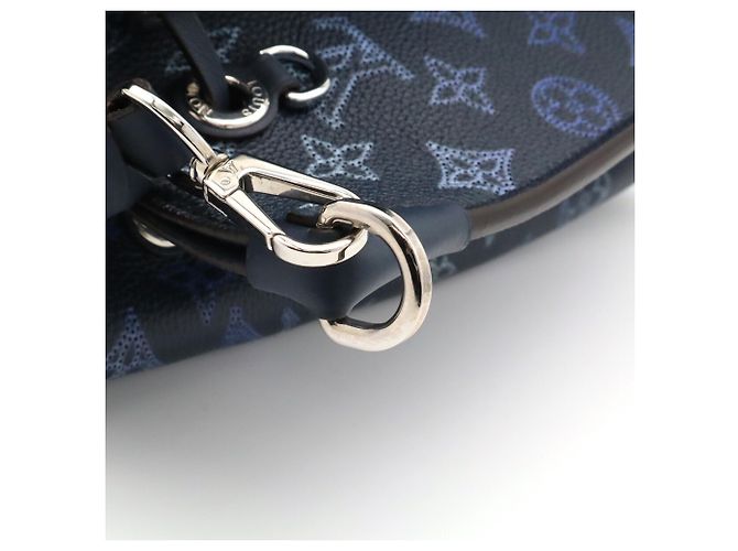 Borsa Tote Louis Vuitton Monogram Mahina Mulia Flight Mode Blu Blu navy - vista 8