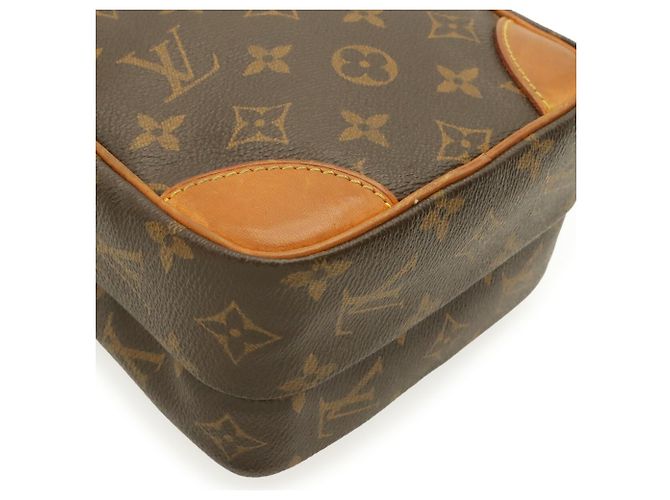 Borsa a tracolla Louis Vuitton Monogram Amazon Pochette Marrone - vista 3