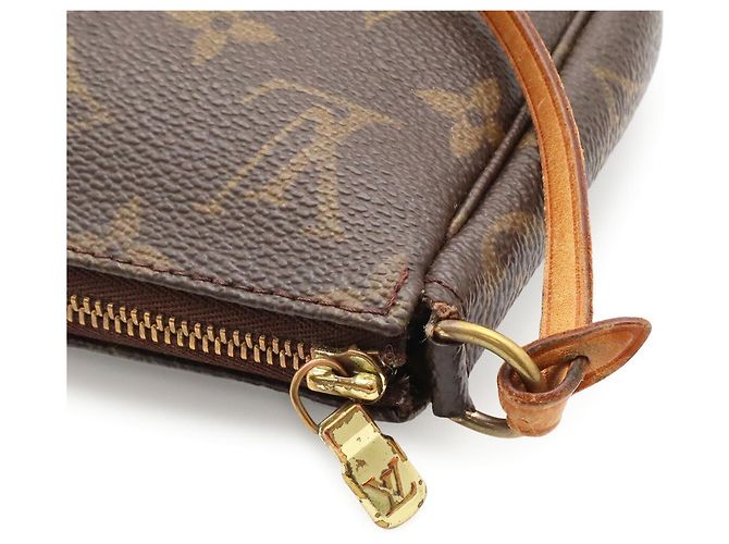Borsa a mano Pochette Accessoires Monogram Louis Vuitton Marrone - vista 6