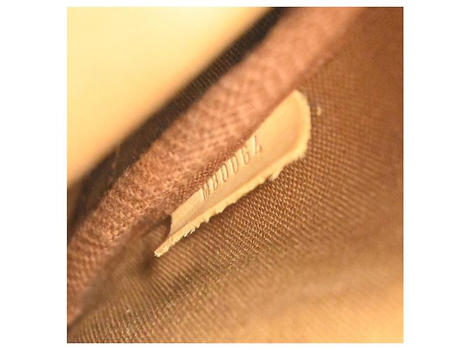 Louis Vuitton Saumur Monogram 30 Marrone - vista 5