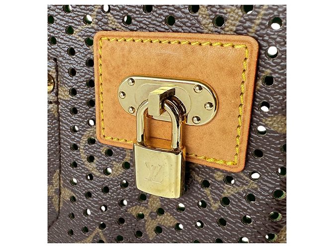 Louis Vuitton Monogram Perfo Pochette Accessoires Verde chiaro Monogramma - vista 11
