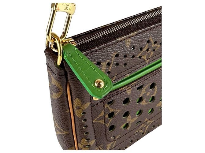 Louis Vuitton Monogram Perfo Pochette Accessoires Verde chiaro Monogramma - vista 7