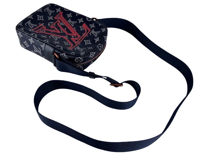 Borsa a tracolla Louis Vuitton Monogram Ink Danube PM Navy Blu navy - vista 10