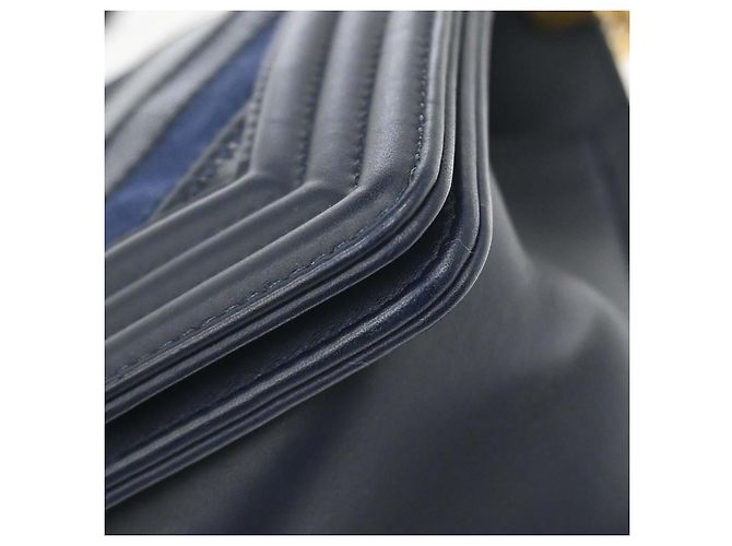 Chanel Boy Flap Chevron Caviar e Calfskin Old Medium Blu navy - vista 7
