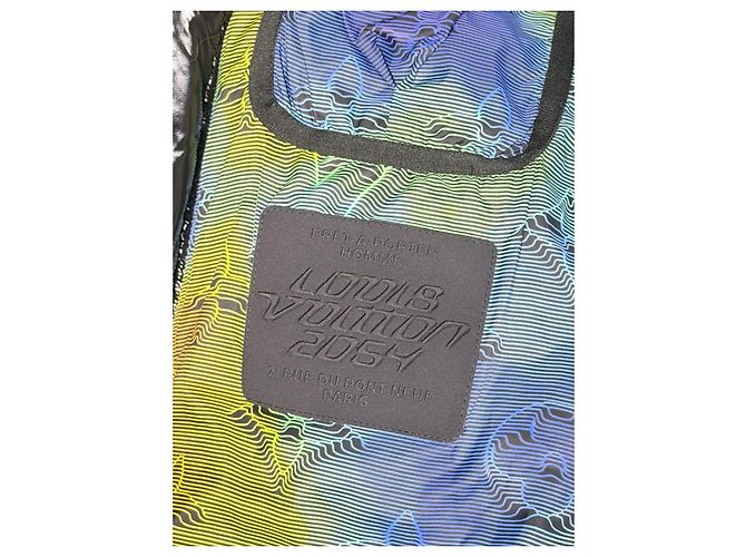 Louis Vuitton Doudoune 2054 with Integrated Backpack Lacquered Nylon Black Size 48 - view 6