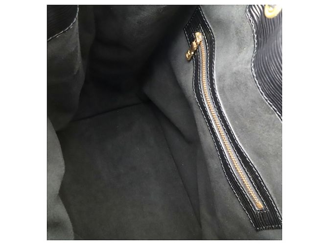 Borsa a Spalla Louis Vuitton Epi Noe Nero - vista 8