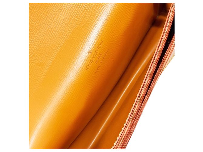 Marsupio in pelle Epi Louis Vuitton Marrone - vista 5