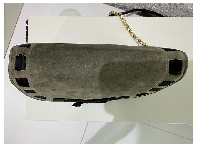 Chanel Borsa a tracolla in scamosciato grigio con fiocco nero e catena dorata D'oro - vista 10