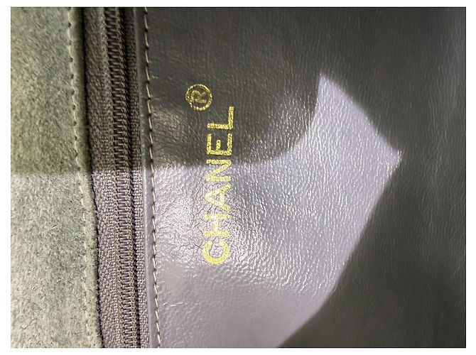 Chanel Borsa a tracolla in scamosciato grigio con fiocco nero e catena dorata D'oro - vista 17