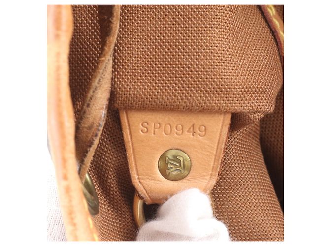 Zaino e Borsa a Spalla Louis Vuitton Monogram Montsouris MM Marrone - vista 9