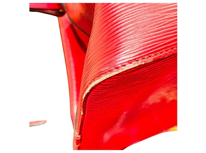 Noe Borsa a Spalla Louis Vuitton Petit Noé Rosso - vista 5