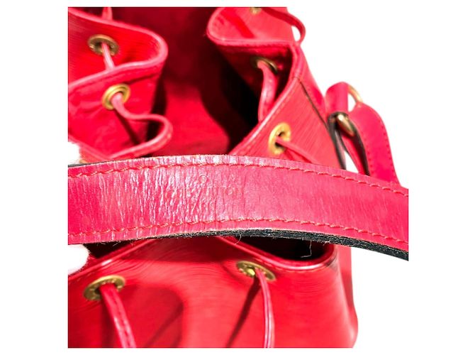 Noe Borsa a Spalla Louis Vuitton Petit Noé Rosso - vista 8