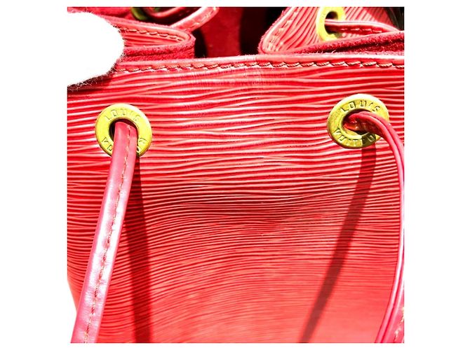 Noe Borsa a Spalla Louis Vuitton Petit Noé Rosso - vista 9