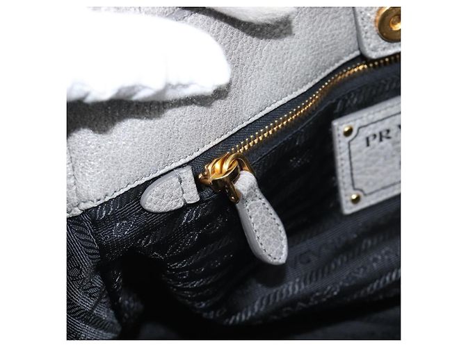 PRADA Handtasche aus Leder Grau Gold Auth 194293V Braun Golden - Ansicht 21