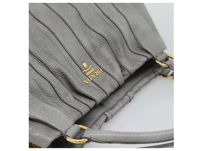 PRADA Handtasche aus Leder Grau Gold Auth 194293V Braun Golden - Ansicht 6