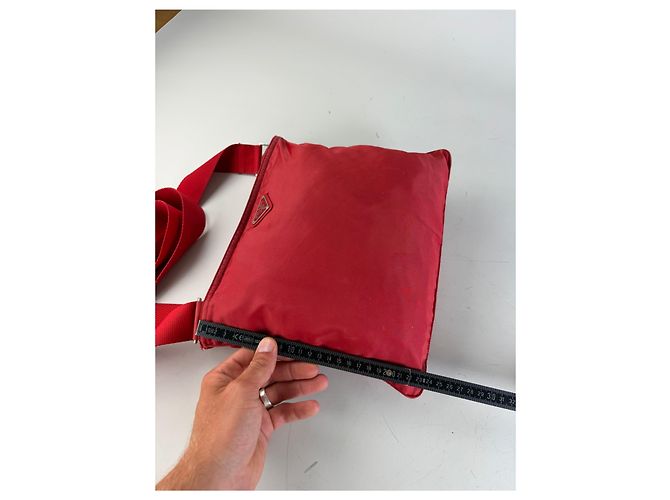 Vintage Prada Nylon Schultertasche Rot Silber - Ansicht 12