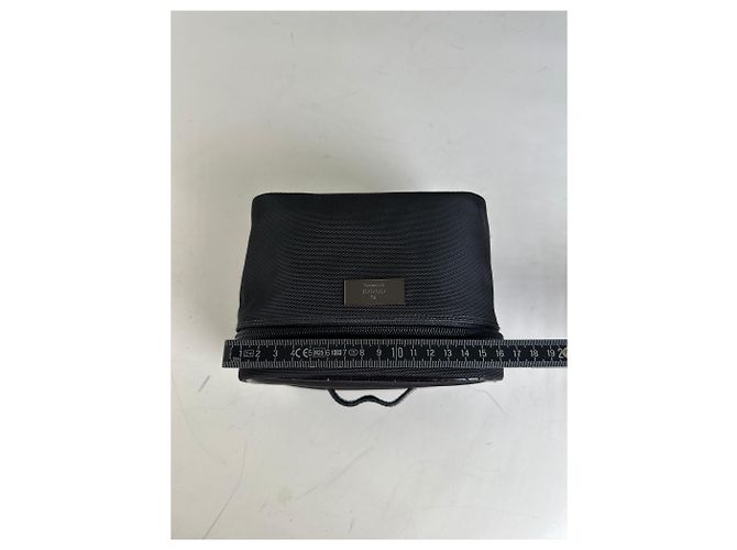 Beauty case vintage Gucci in nylon nero e argento - vista 11