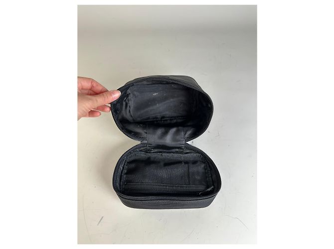 Beauty case vintage Gucci in nylon nero e argento - vista 3