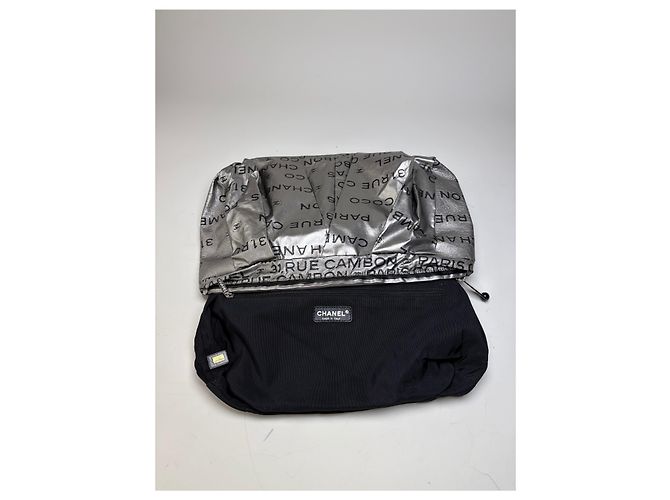 Gabrielle Clutch Vintage Chanel in nylon metallizzato Argento - vista 3