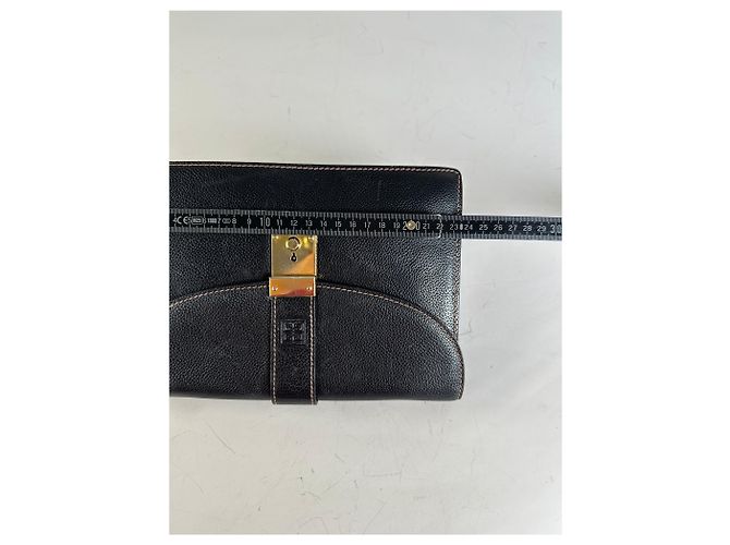Clutch Vintage Givenchy in Pelle Nera con Chiusura Dorata Nero - vista 10