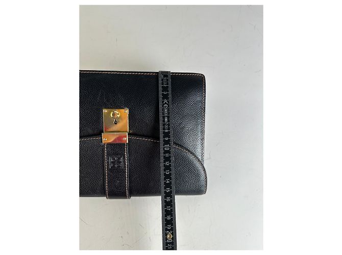 Clutch Vintage Givenchy in Pelle Nera con Chiusura Dorata Nero - vista 11