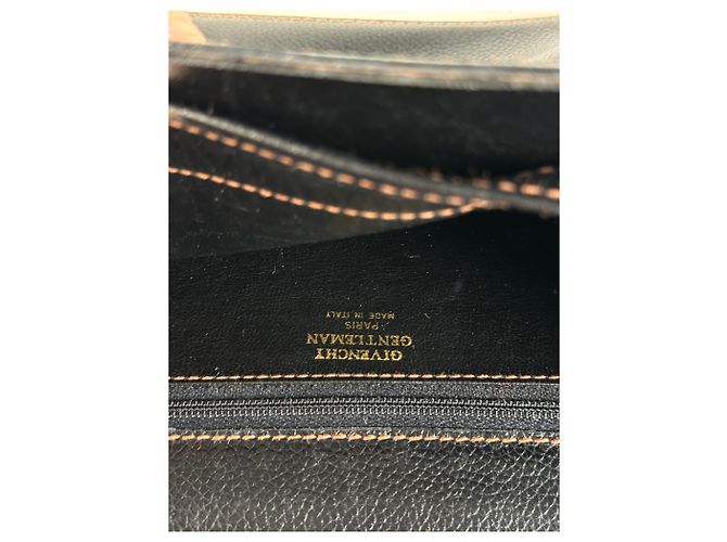 Clutch Vintage Givenchy in Pelle Nera con Chiusura Dorata Nero - vista 4