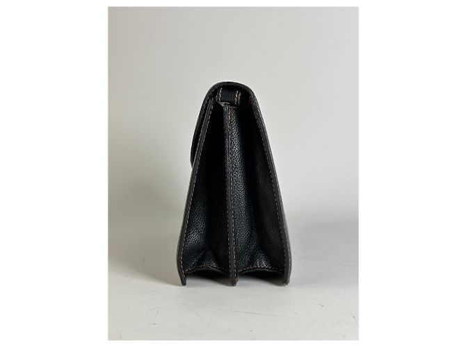 Clutch Vintage Givenchy in Pelle Nera con Chiusura Dorata Nero - vista 5