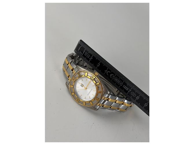 Vintage Givenchy Armbanduhr aus Edelstahl Silber Gold - Ansicht 2