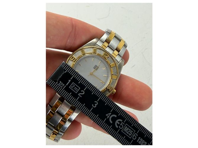 Vintage Givenchy Armbanduhr aus Edelstahl Silber Gold - Ansicht 4