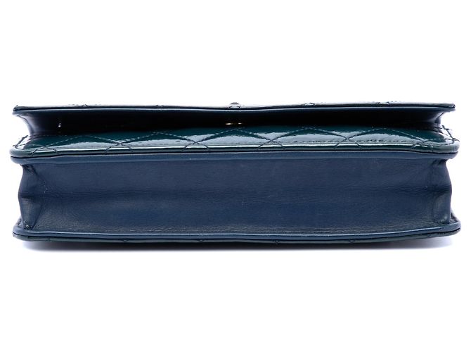 Borsa a tracolla Chanel Reissue 2.55 trapuntata in vernice blu Wallet On Chain - vista 3