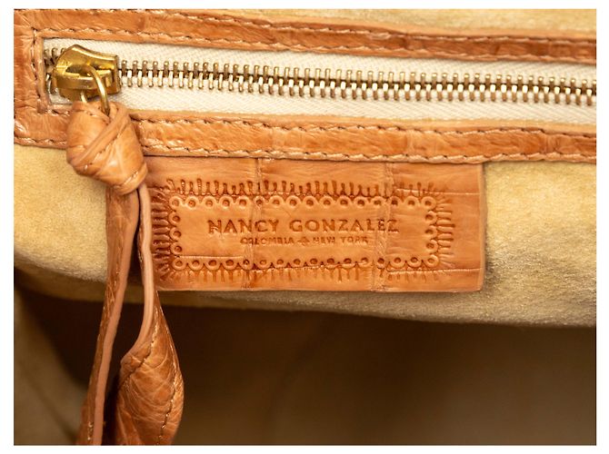 Borsa Bucket in coccodrillo grande Tan Nancy Gonzalez Cammello - vista 4