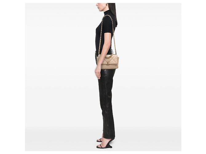 Borsa Chanel 19 in agnello beige, misura Medium - vista 11